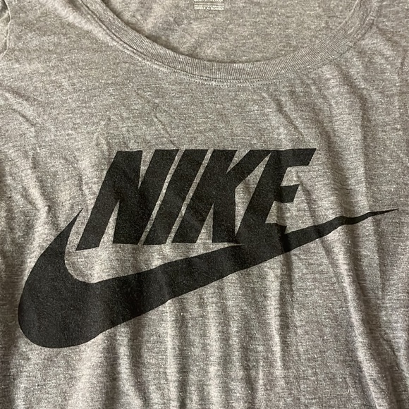 Nike T-Shirt - Picture 3 of 4